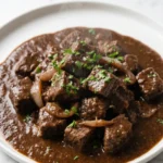 Klassisches Rindergulasch ganz einfach — Zart & Herzhaft